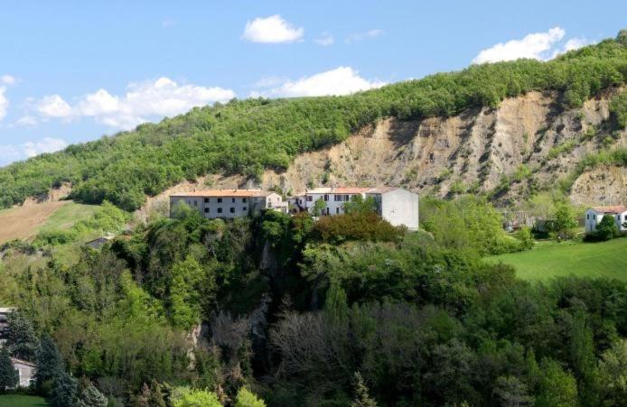 Locanda Delle Grotte Di Onferno Hotel Gemmano Ngoại thất bức ảnh